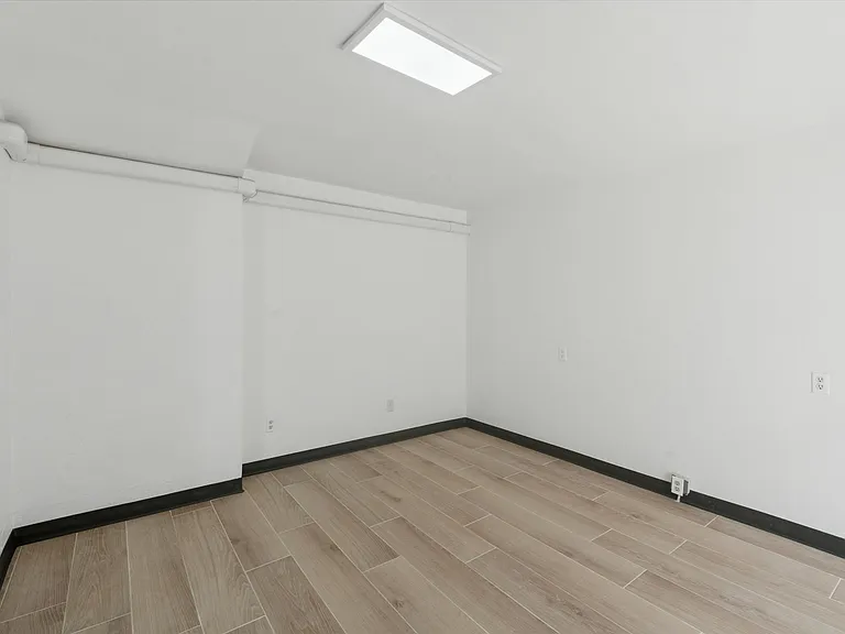 1538 Pine St #1R — Photo 9