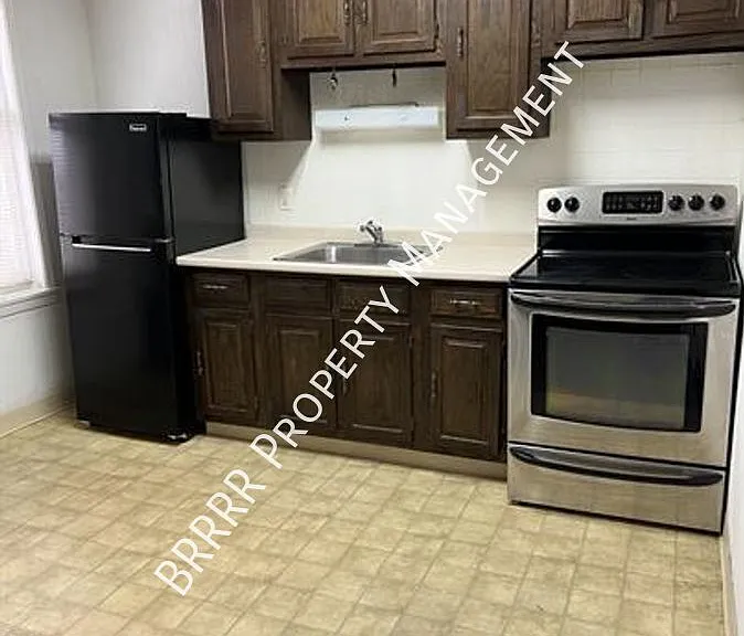 754 N 11th St #2R — Photo 4