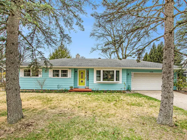 1220 Monroe Blvd, South Haven, MI 49090