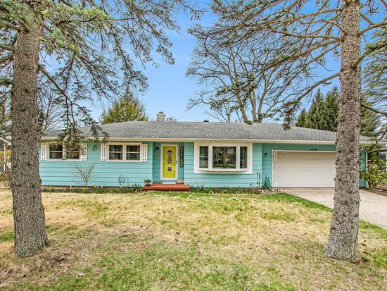 1220 Monroe Blvd, South Haven, MI 49090