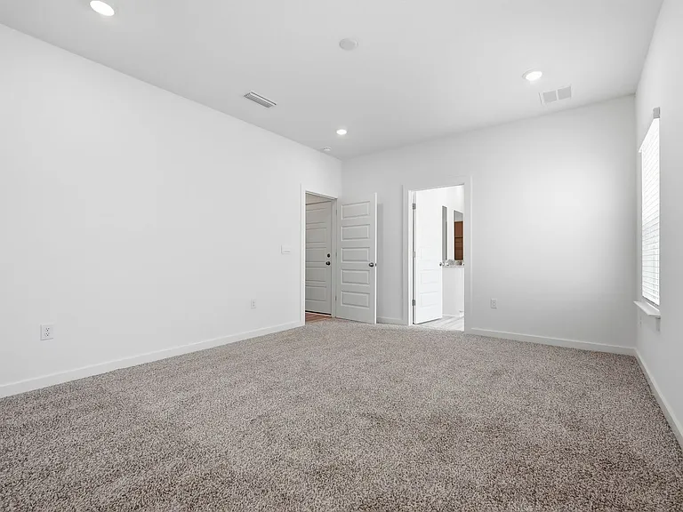 213 Huckleberry St — Photo 17