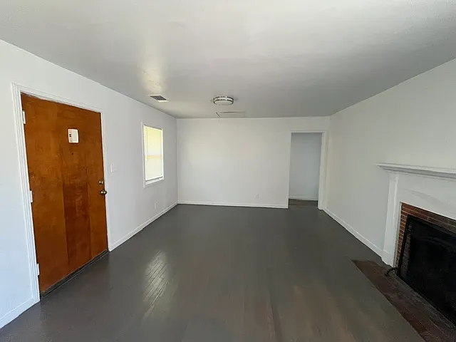 2400 Carlsbad Ave — Photo 5