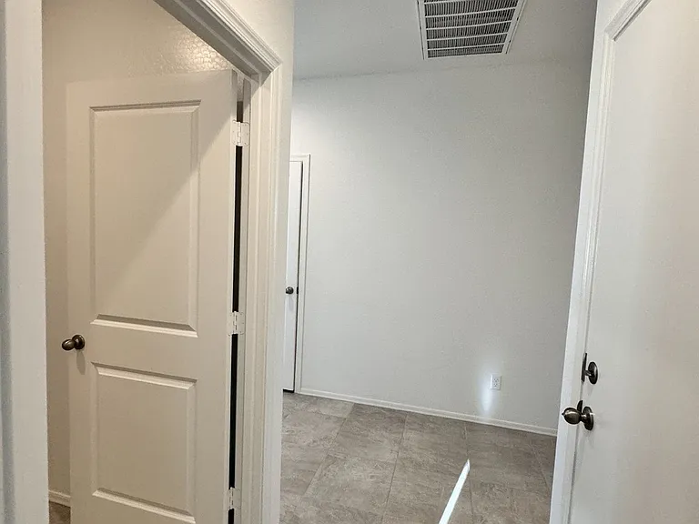 1137 W Chimes Tower Dr — Photo 13