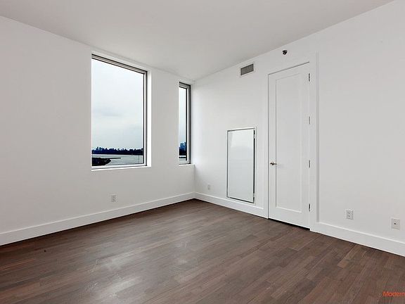 2nd image of 5-19 Borden Ave #11L