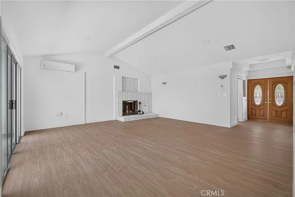 2 bed, 1100 sqft, $2,800 — Photo 4