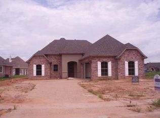 406 Carnaby Ct, Bossier City, LA 71111