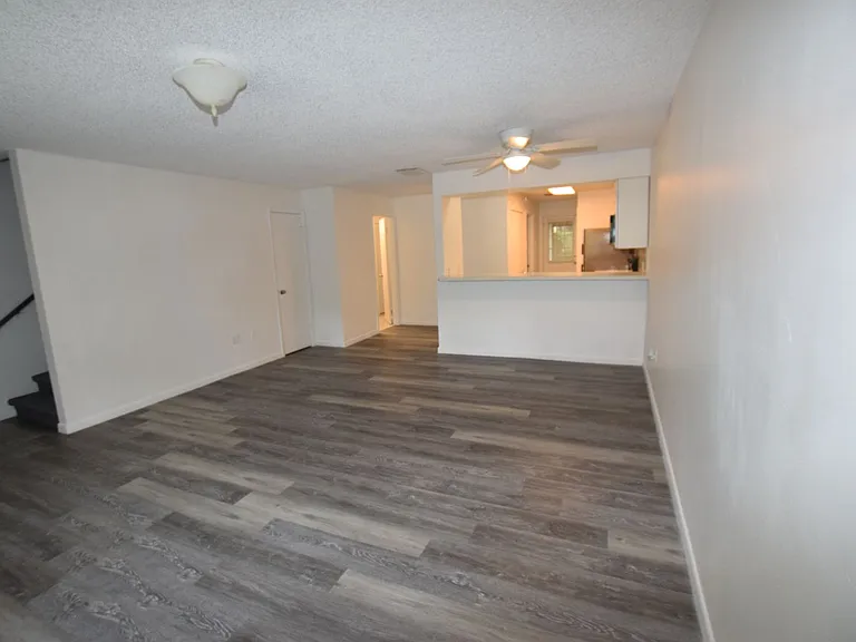 908 Sumter St — Photo 5