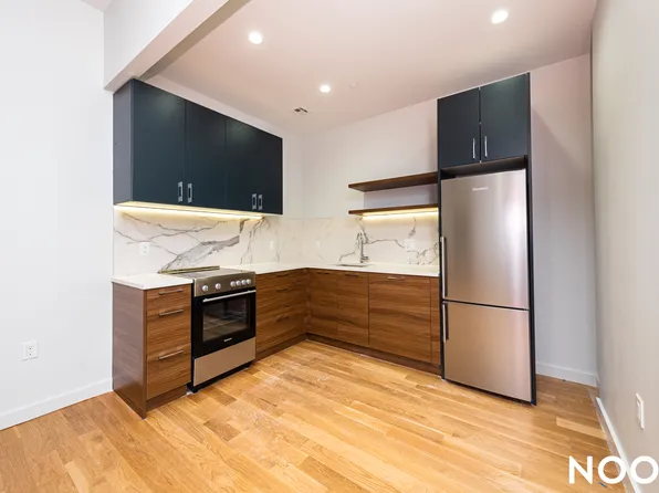 45-57 Davis Street 815 image 2 of 47