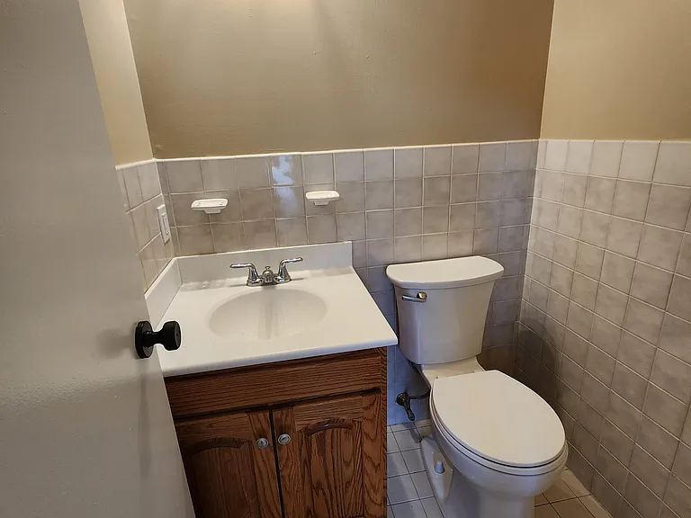 60 Wolfpit Ave #1B — Photo 6