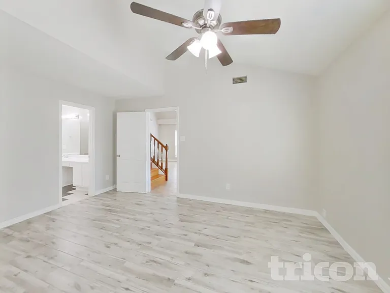 13603 Lynnville Dr — Photo 9