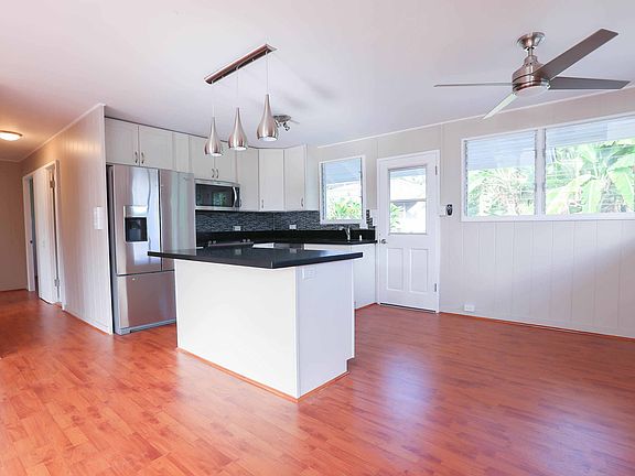 Kitchen & Dining