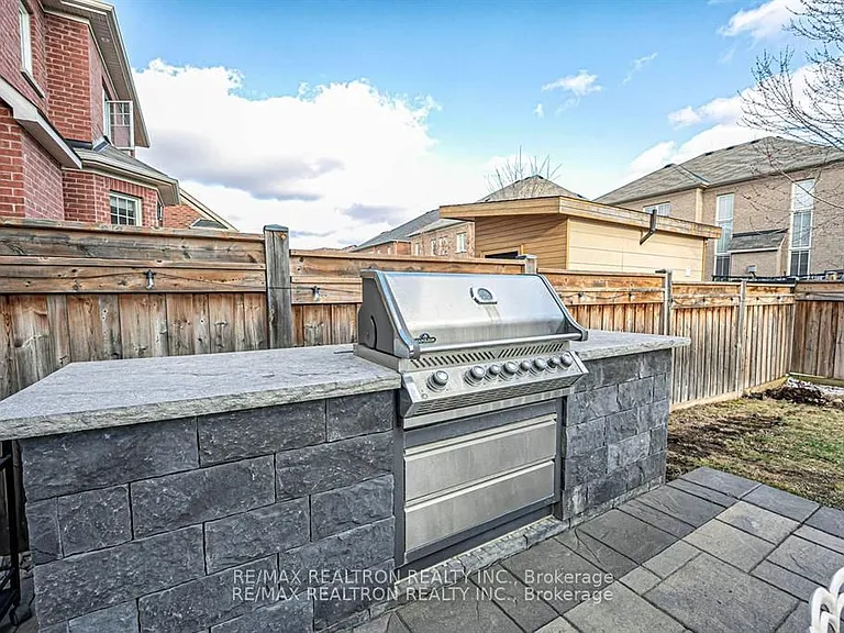 41 Woodgate Pines Dr — Photo 3