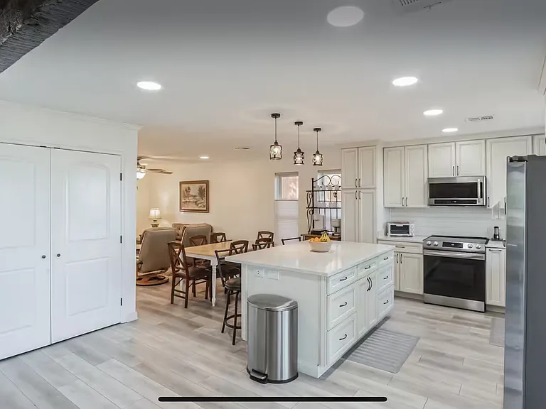 8201 Forest Ridge Dr — Photo 29