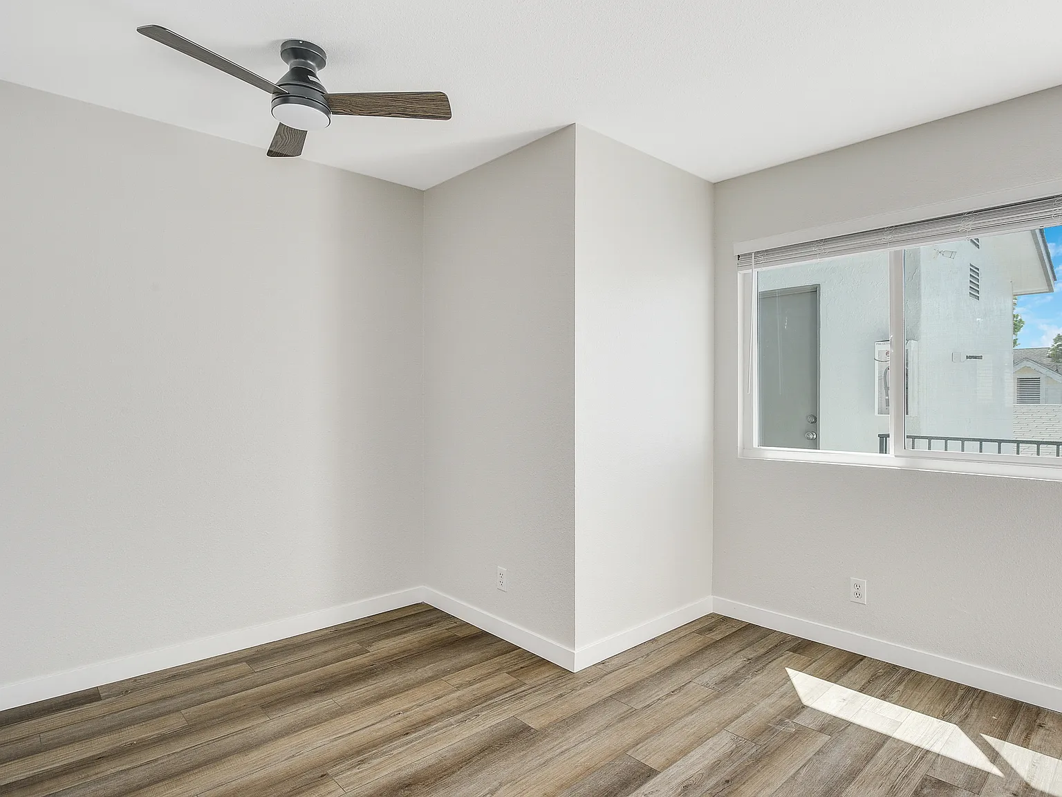 4142 44th Street - 10 — Photo 3