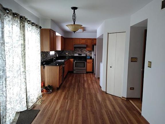 4th image of 1275 Lakewood Cir