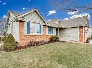 1020 W Cottonwood Dr, Valley Center, KS 67147