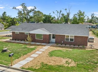 119 N 11th St, Rogers, AR 72756