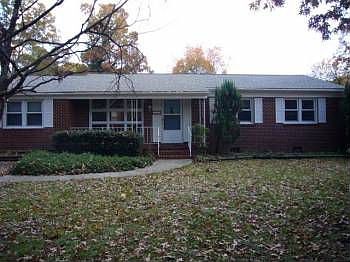 1st image of 207 York Warwick Dr