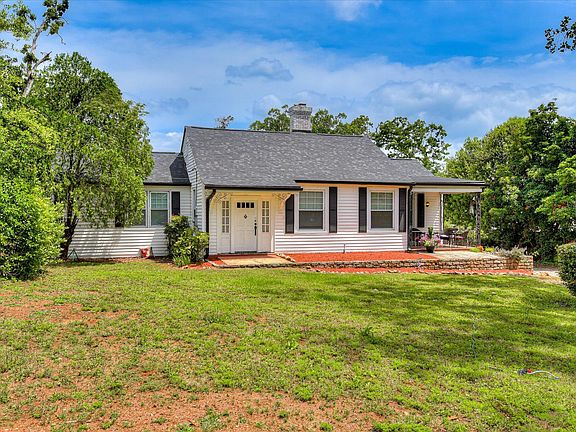 2nd image of 2327 Redwood Drive