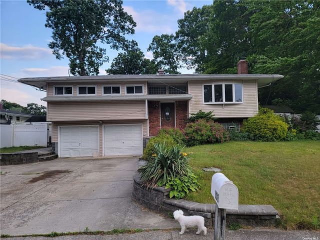 1st image of 103 Jacqueline Ln