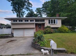 103 Jacqueline Ln, Centereach, NY 11720