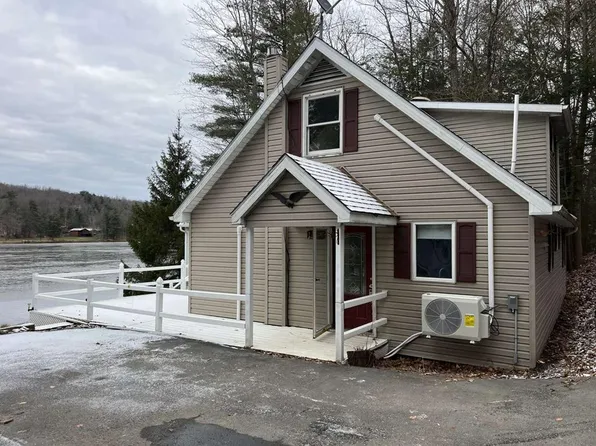 358 Blackbear Ln, Athens, PA 18810