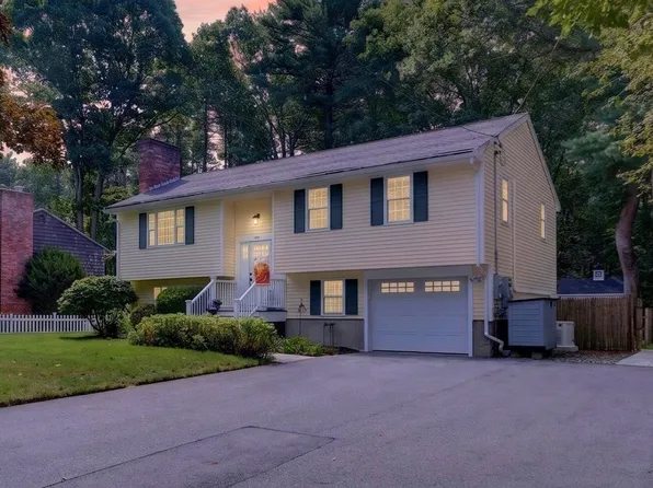 165 Forest St, South Hamilton, MA 01982