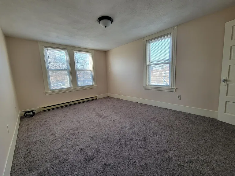 29 Pleasant St #C — Photo 4