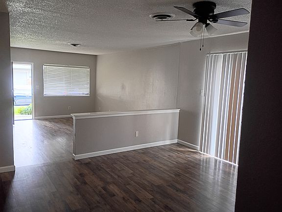 2nd image of 402 Felton Way #402