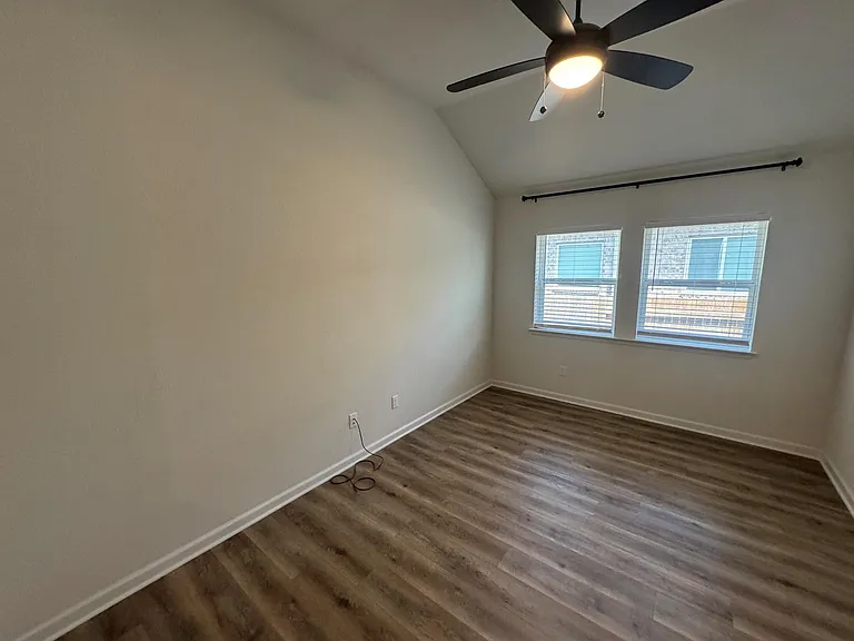 1136 Olympic Ln — Photo 14