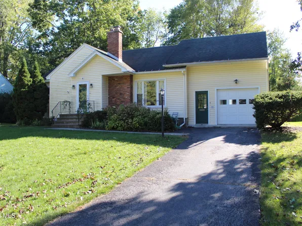 4 Country Road, Albany, NY 12203