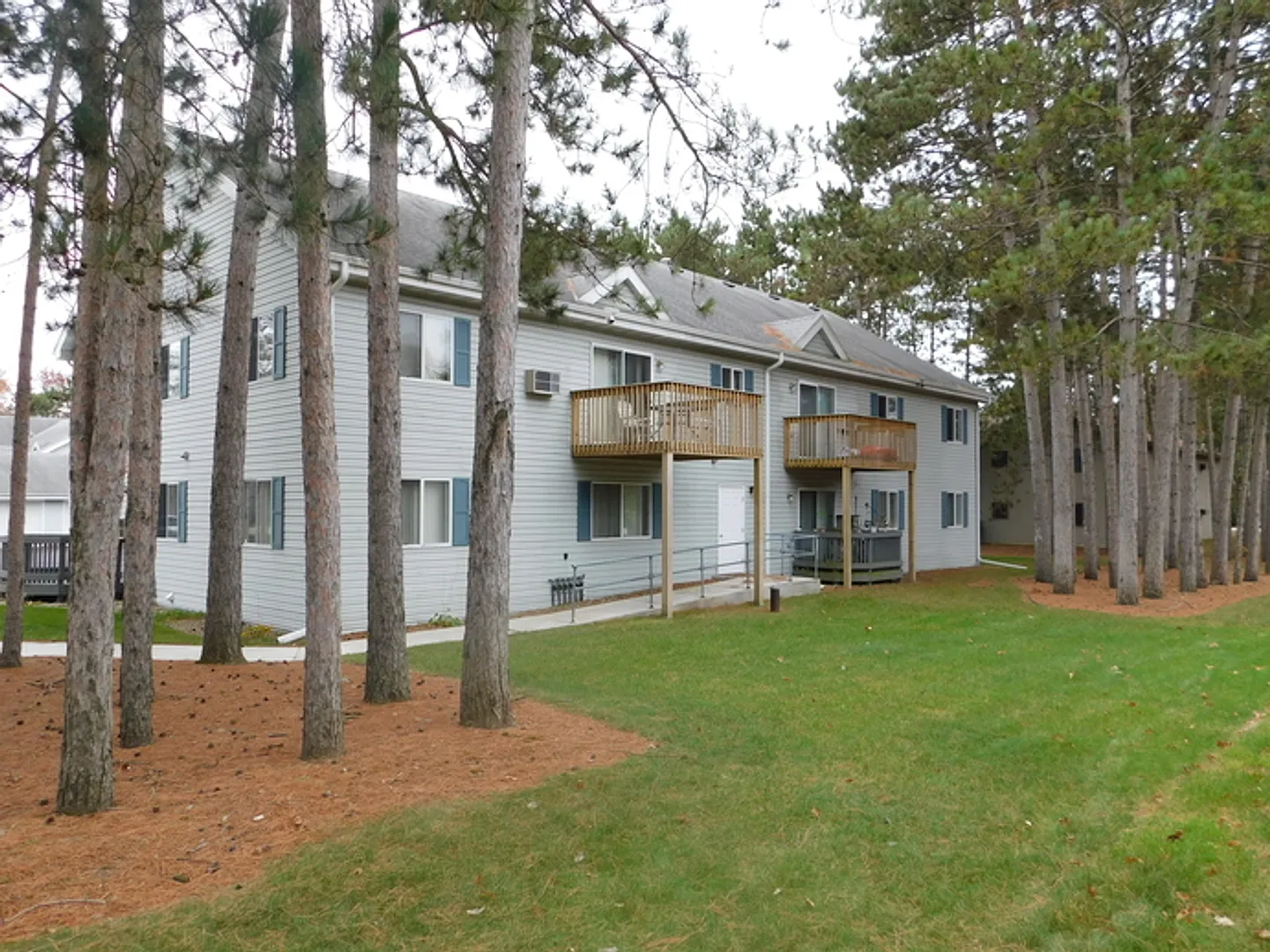 Plover Apartments — Photo 1