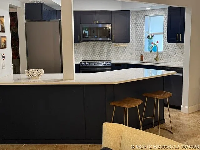 2 bed, 2.5 bath, 1250 sqft, $3,700 — Photo 4