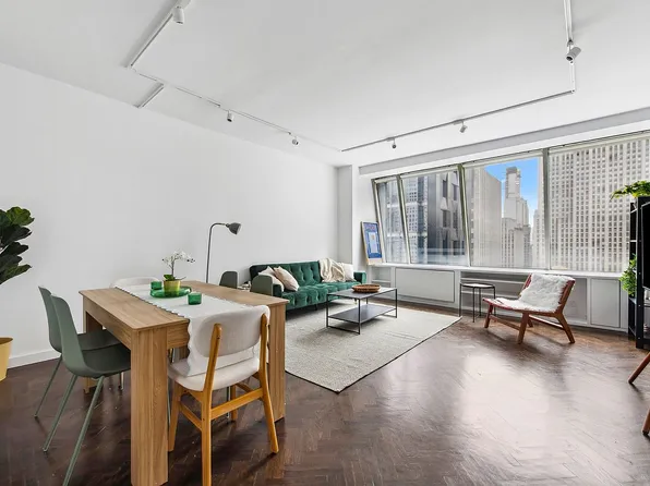 15 W 53rd St #31C, New York, NY 10019