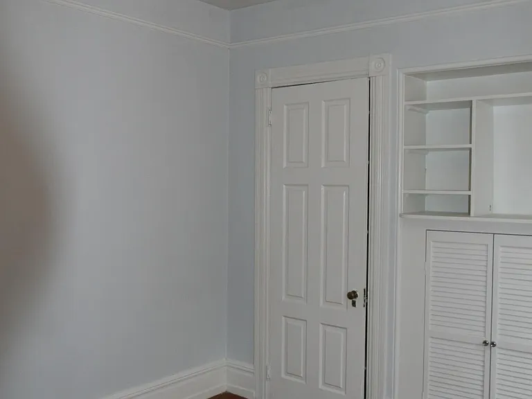 420 W School House Ln #2R — Photo 8