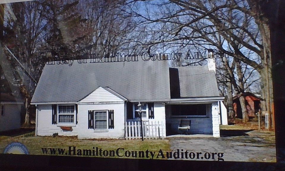 2nd image of 10223 Kenwood Rd
