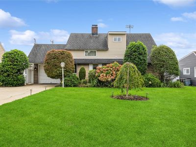 81 Chimney Lane, Levittown, NY, 11756