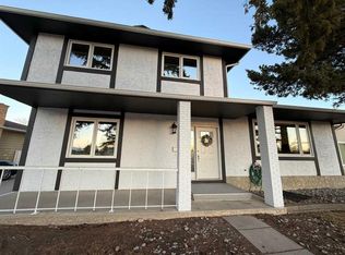 5632 W Dalhousie Dr NW, Calgary, AB T3A 1P9