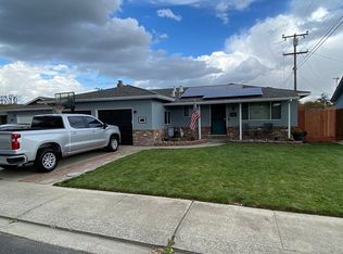 412 Ashwood Ct, Manteca, CA 95336