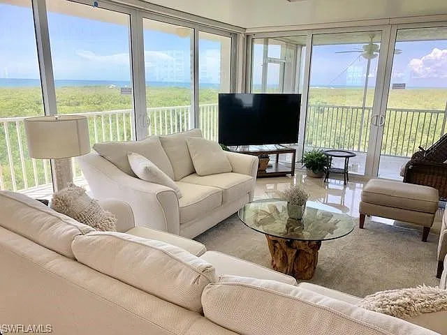 3 bed, 2.0 bath, 1555 sqft, $15,000 — Photo 3