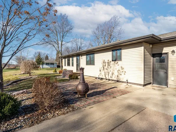 6604 W Westview Rd, Sioux Falls, SD 57107