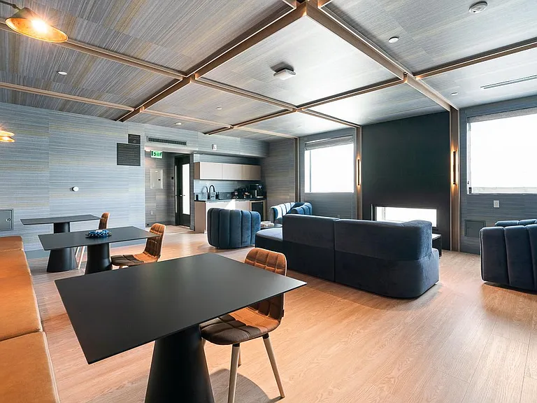 Venue Residences — Photo 27