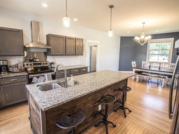 305 South Milwaukee STREET, Fredonia, WI 53021