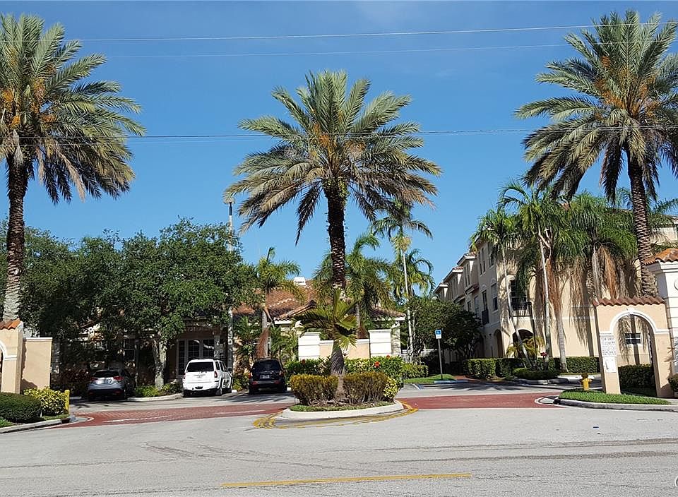 1st image of 701 SW 148th Ave APT 103