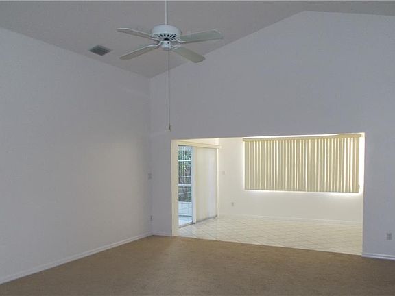 5th image of 267 Churchill Dr