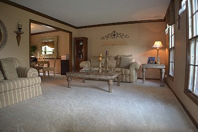 5th image of 8129 Meadowwood Ave