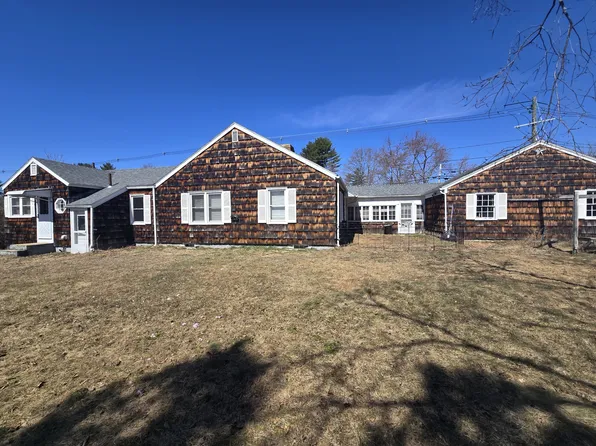 54 Maple St, Rochester, NH 03867