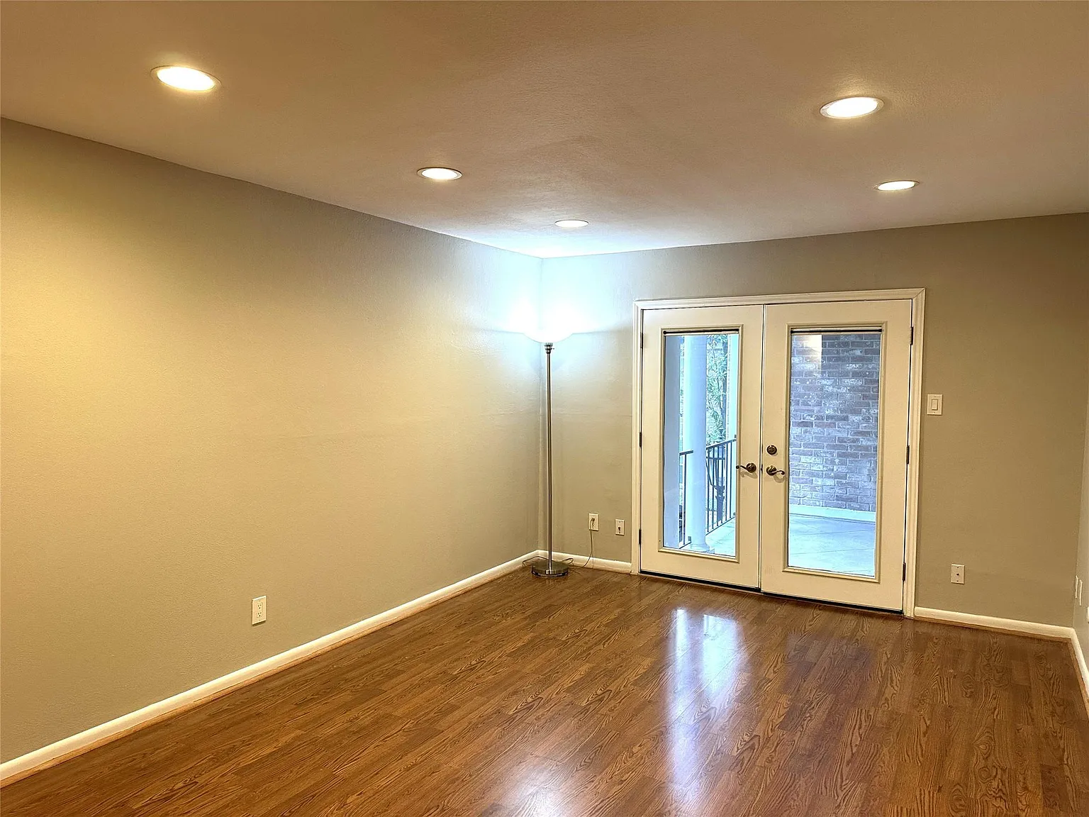 2 bed, 2.0 bath, 1134 sqft, $1,950 — Photo 3