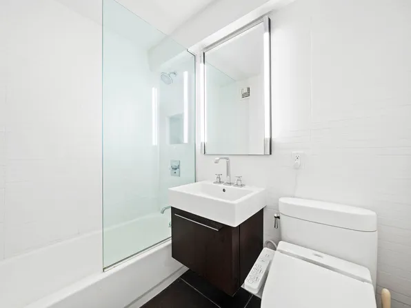 330 3rd Avenue 8D image 8 of 8