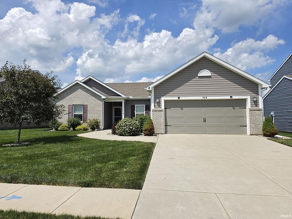 1st image of 984 Colcester Ln